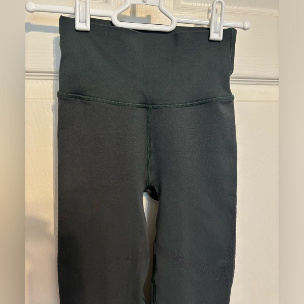 Fabletics Women's Military Green Leggin Size Large - Picture 2 of 10